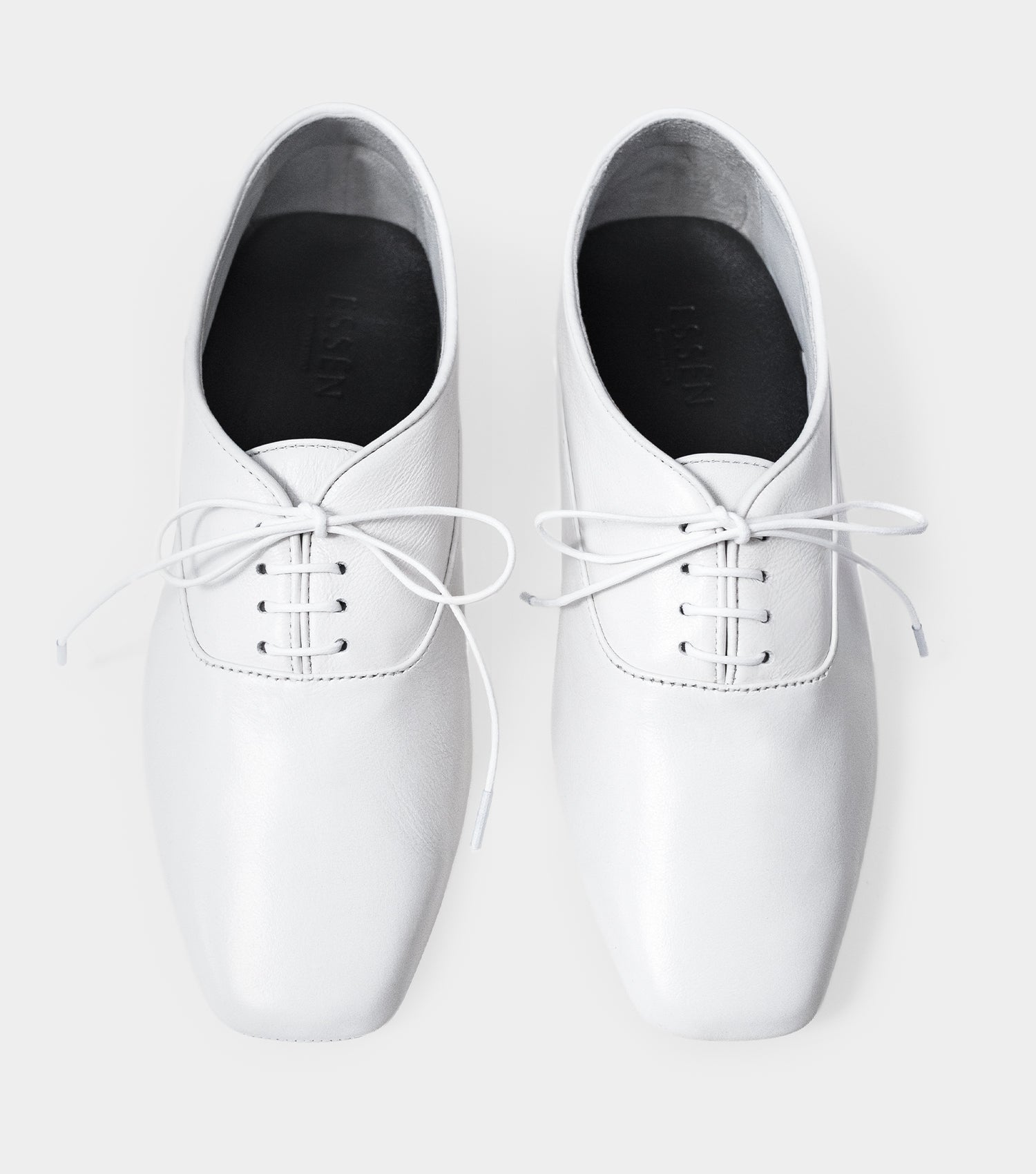 The Derby Driver - White
