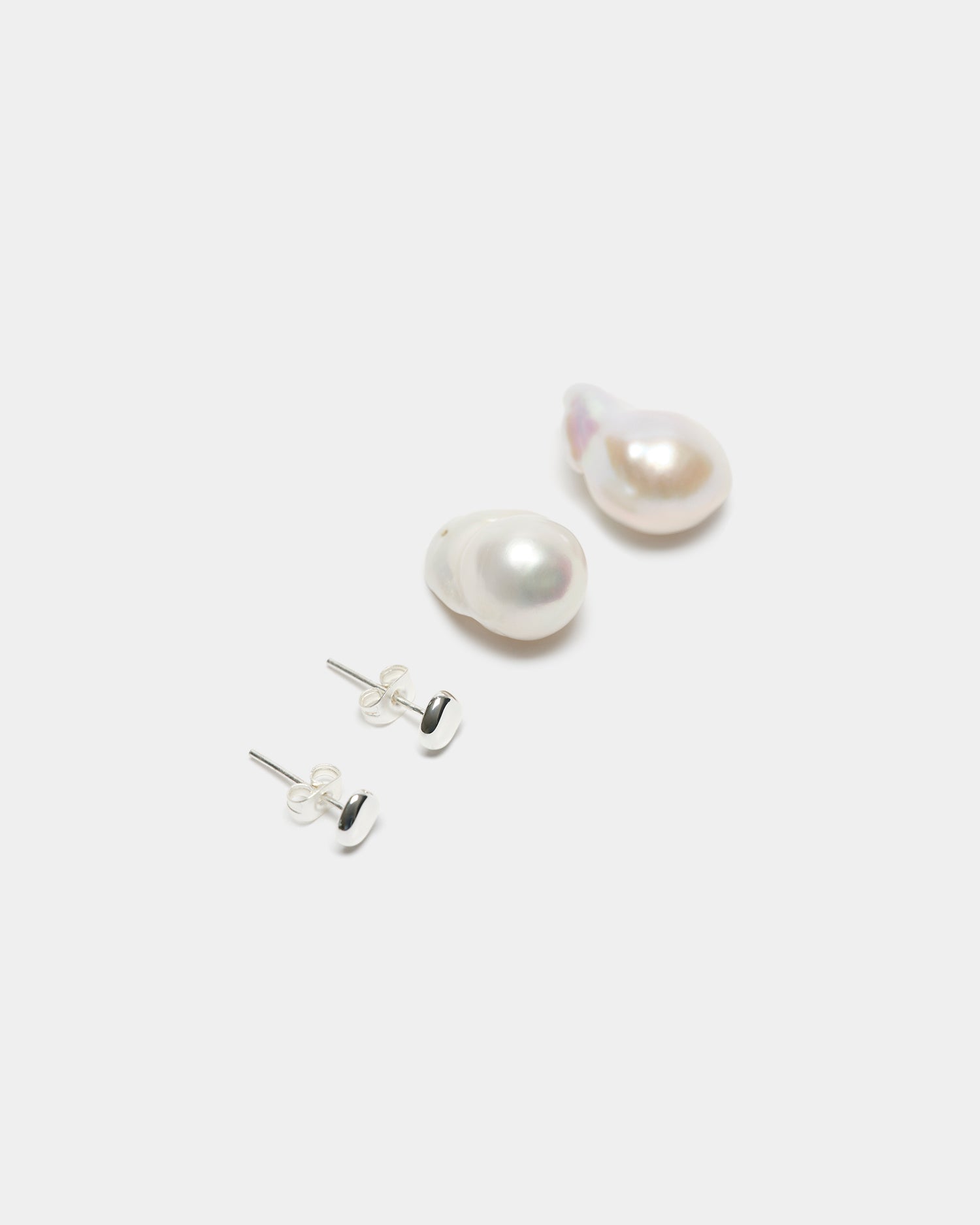 The Pearl Earrings - White Gold