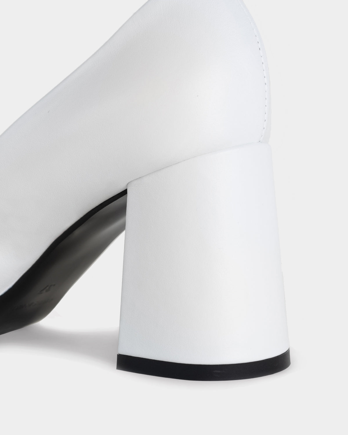 The Perfect Pump - White