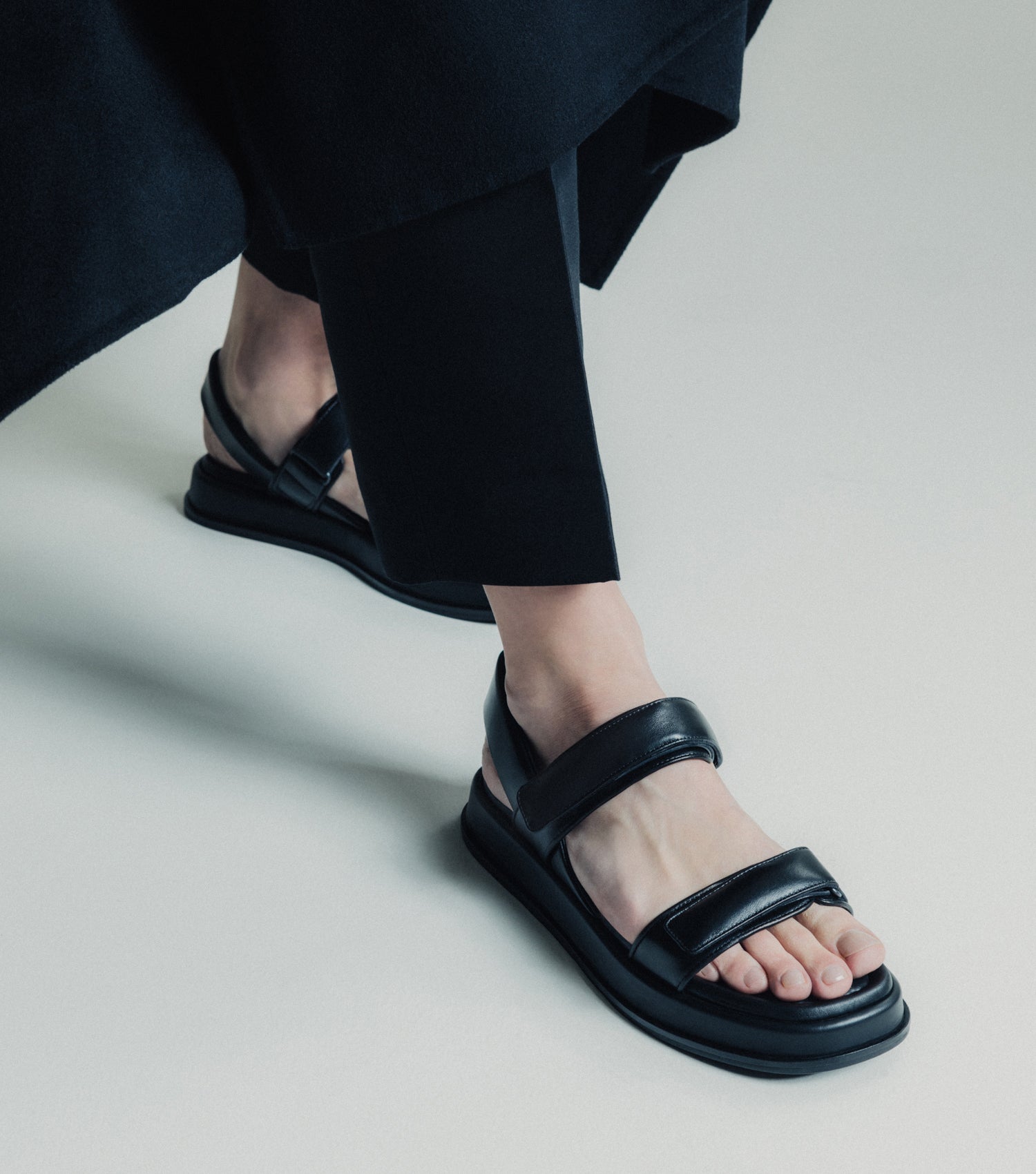 The Sporty Sandal - Black