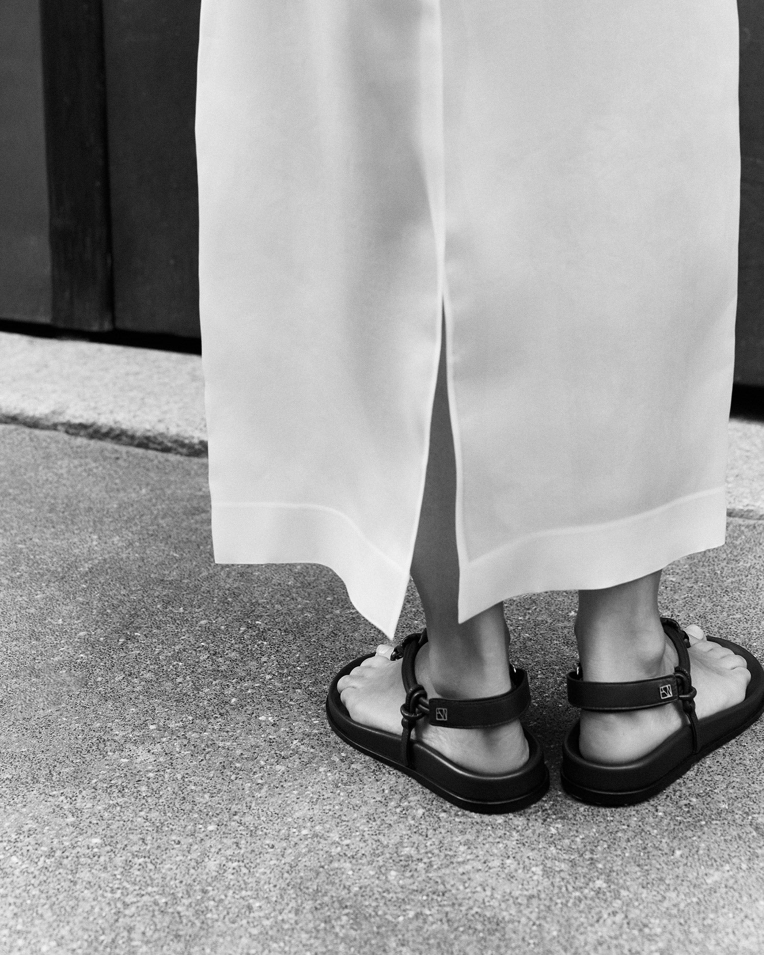 The Sporty Slingback - Black