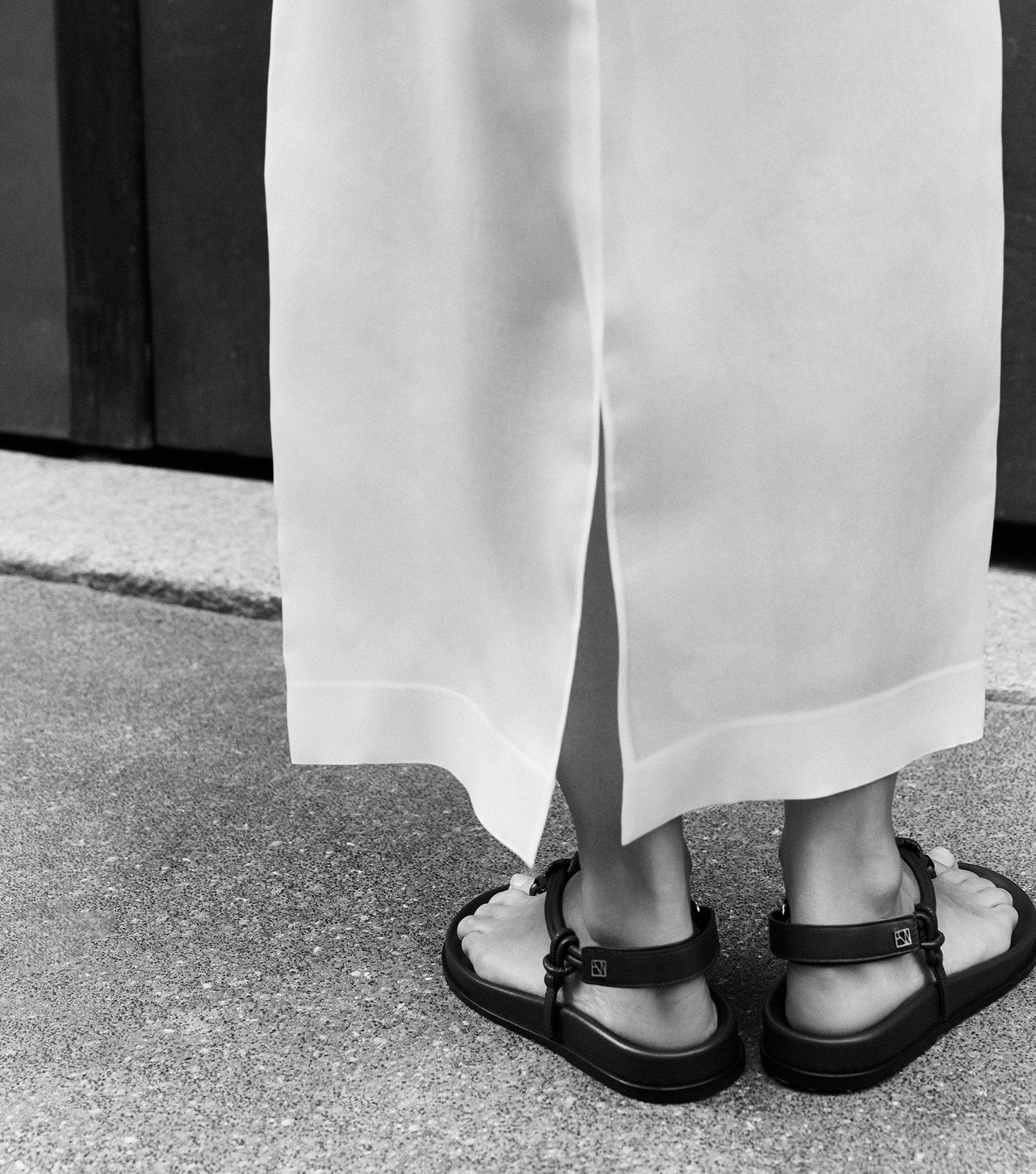 The Sporty Slingback - Black