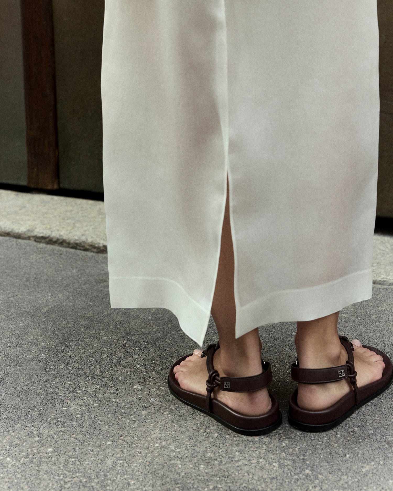 The Sporty Slingback - Chocolate