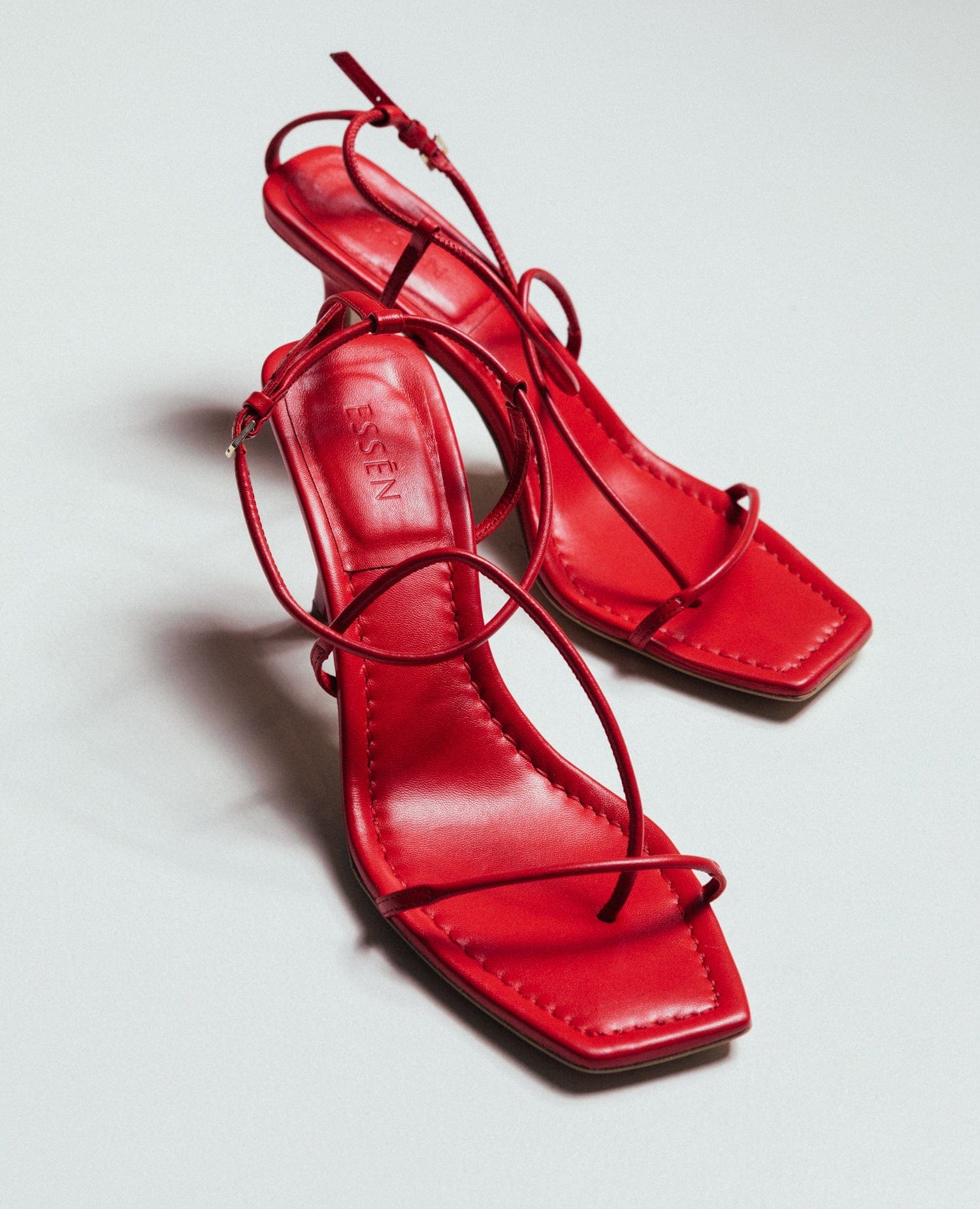 ESSĒN The Strappy Sandal - Red