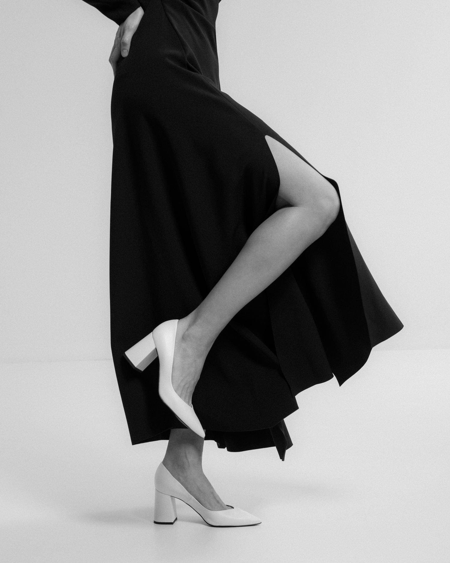 ESSĒN Heels The Perfect Pump - White