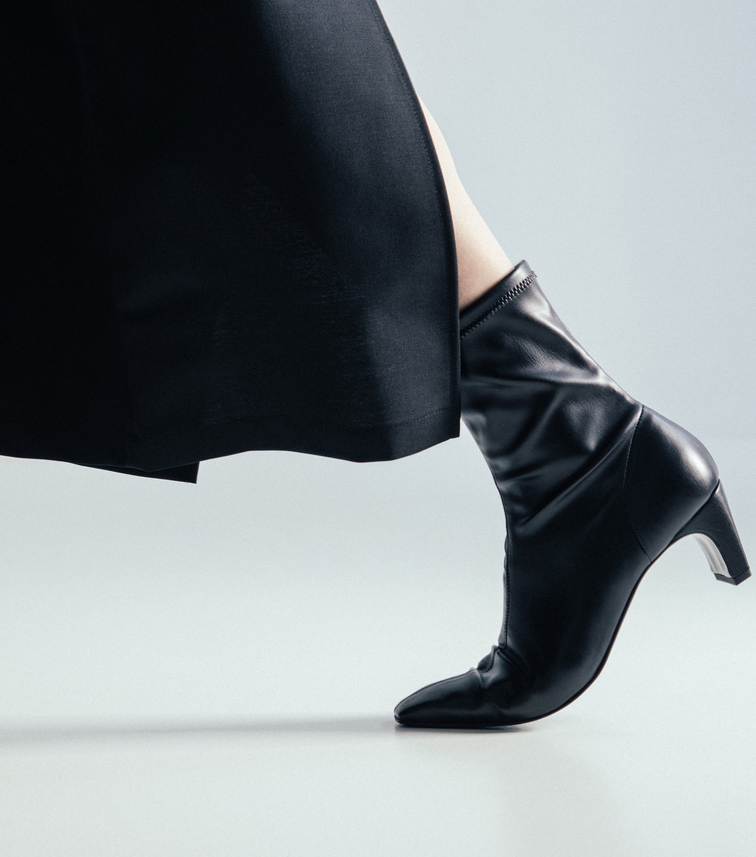 The Glove Boot - Black