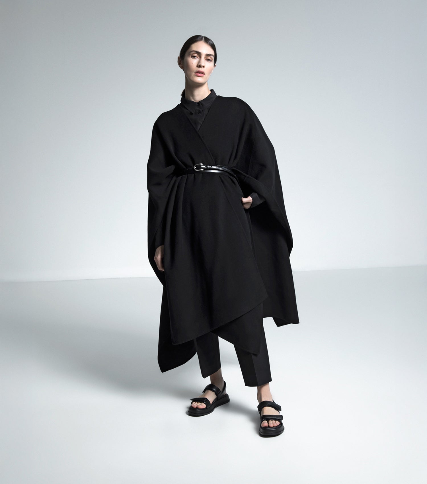 The Sporty Sandal - Black