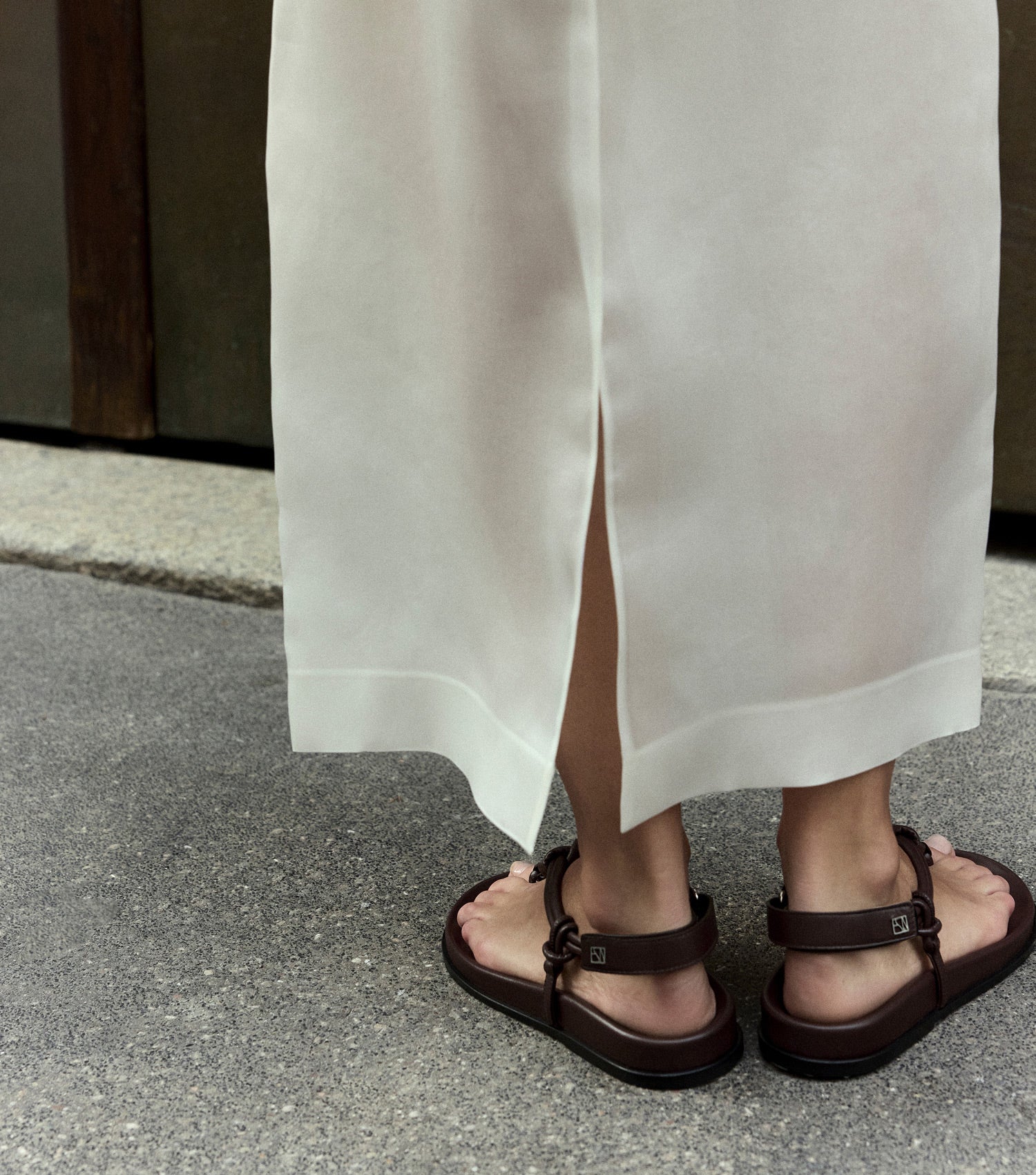The Sporty Slingback - Chocolate