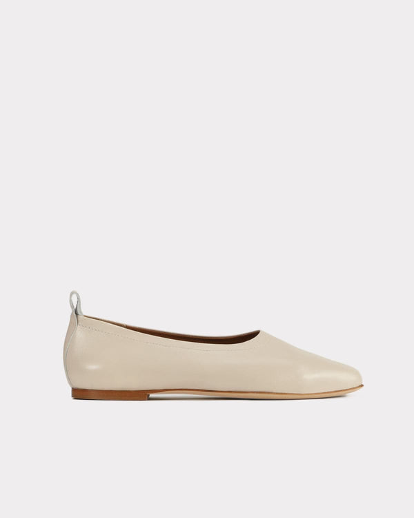 ESSĒN Shoes The Foundation Flat - Ivory