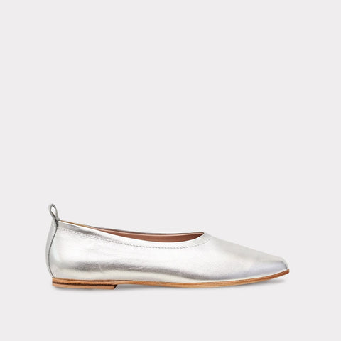 ESSĒN Shoes The Foundation Flat - Silver
