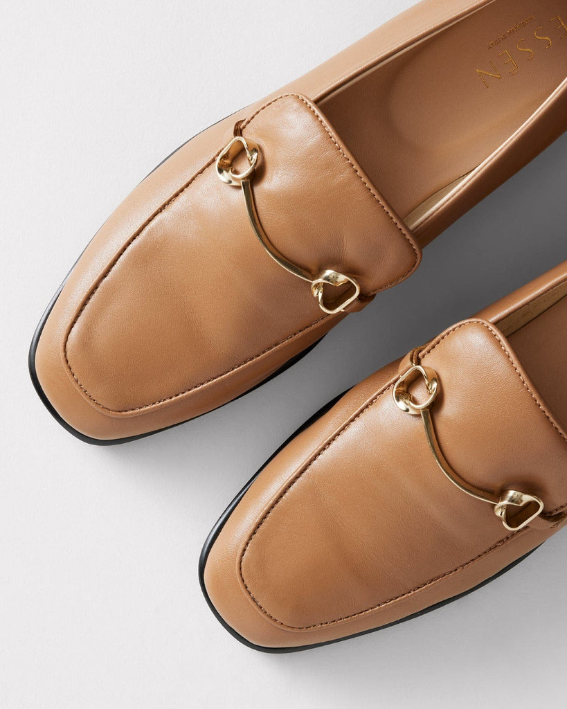 ESSĒN Shoes The Modern Moccasin - Tan with hardware